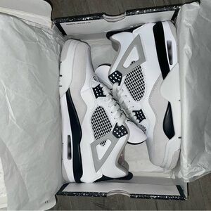 Air Jordan 4 Retro ‘Military Black’